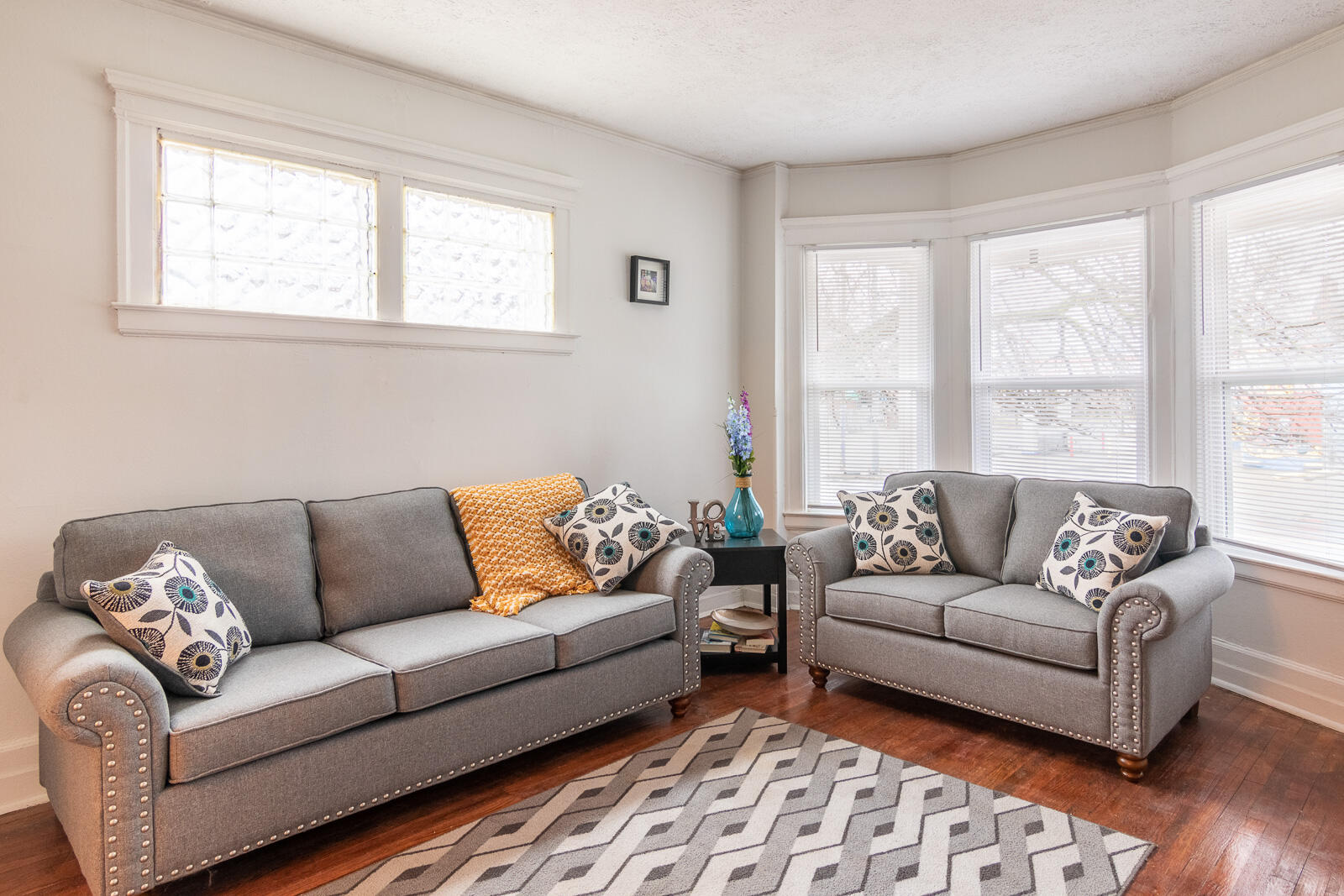 614 Clairmount Avenue Detroit, MI 48202 - Photo 3 of 12 L (1)