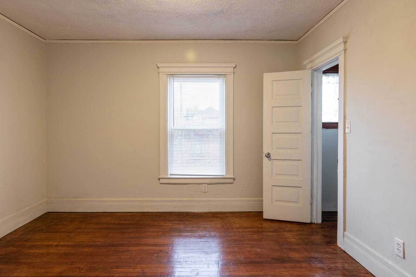 614 Clairmount Avenue Detroit, MI 48202 - Photo 7 of 12 DR