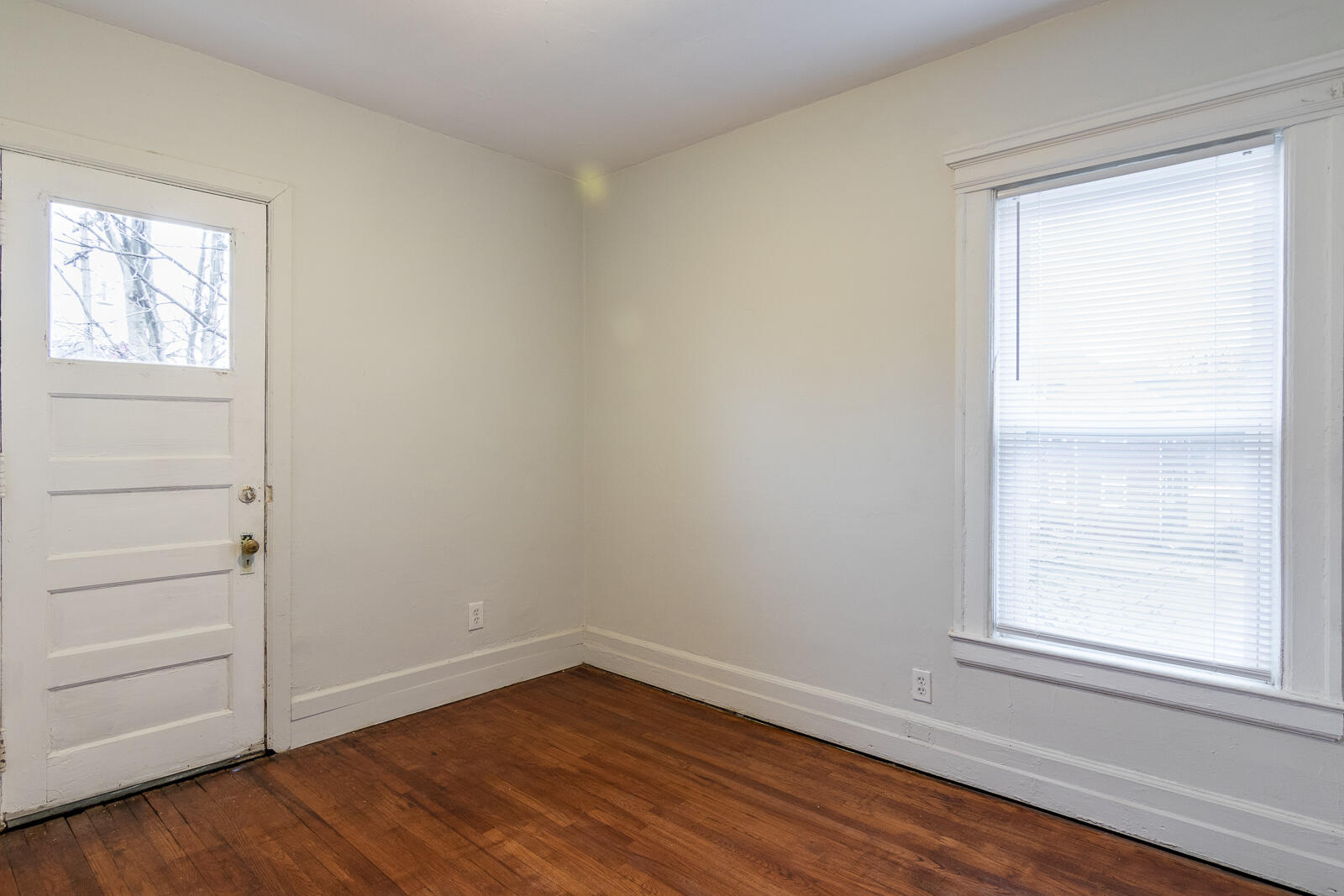 614 Clairmount Avenue Detroit, MI 48202 - Photo 8 of 12 B3