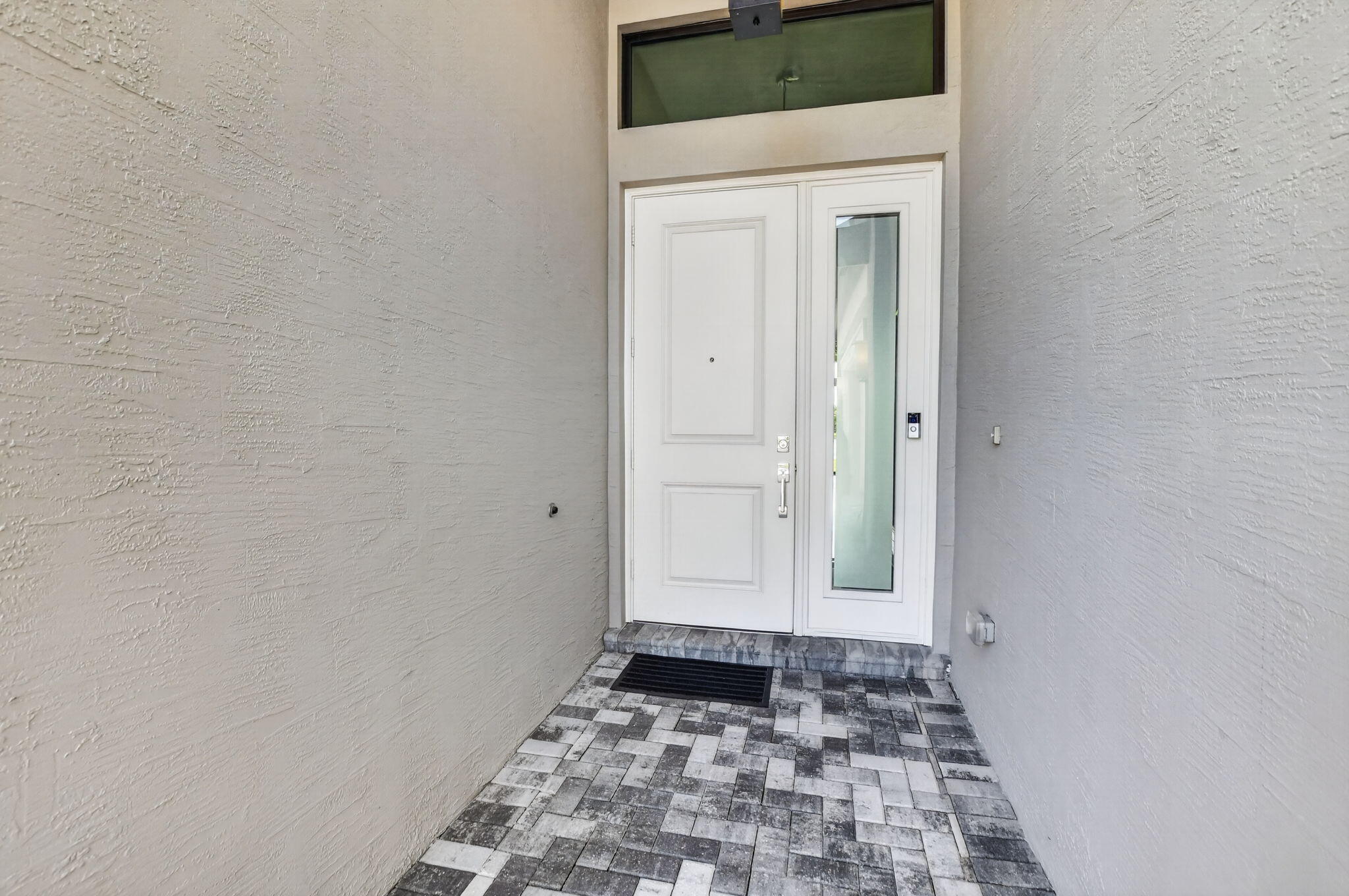 17358 Santaluce Manor Boca Raton, FL 33496 - Photo 4 of 71 8-web-or-mls-DSC_6489