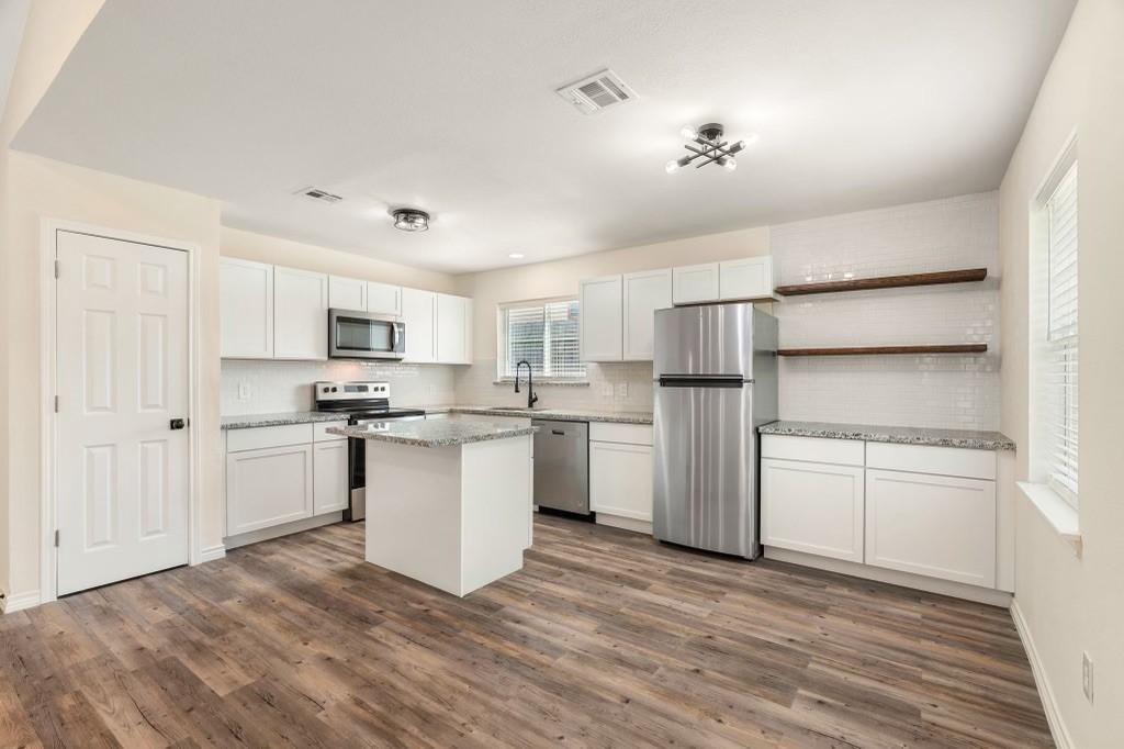 11903 Edgar Street Houston, TX 77047 - Photo 11 of 29