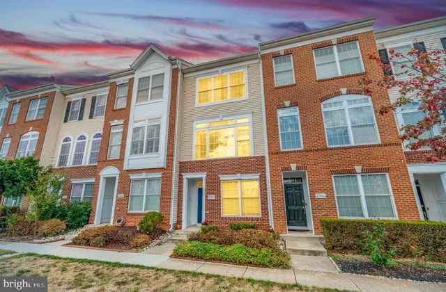 $565,000 | 25065 Riding Center Drive, Chantilly, VA 20152