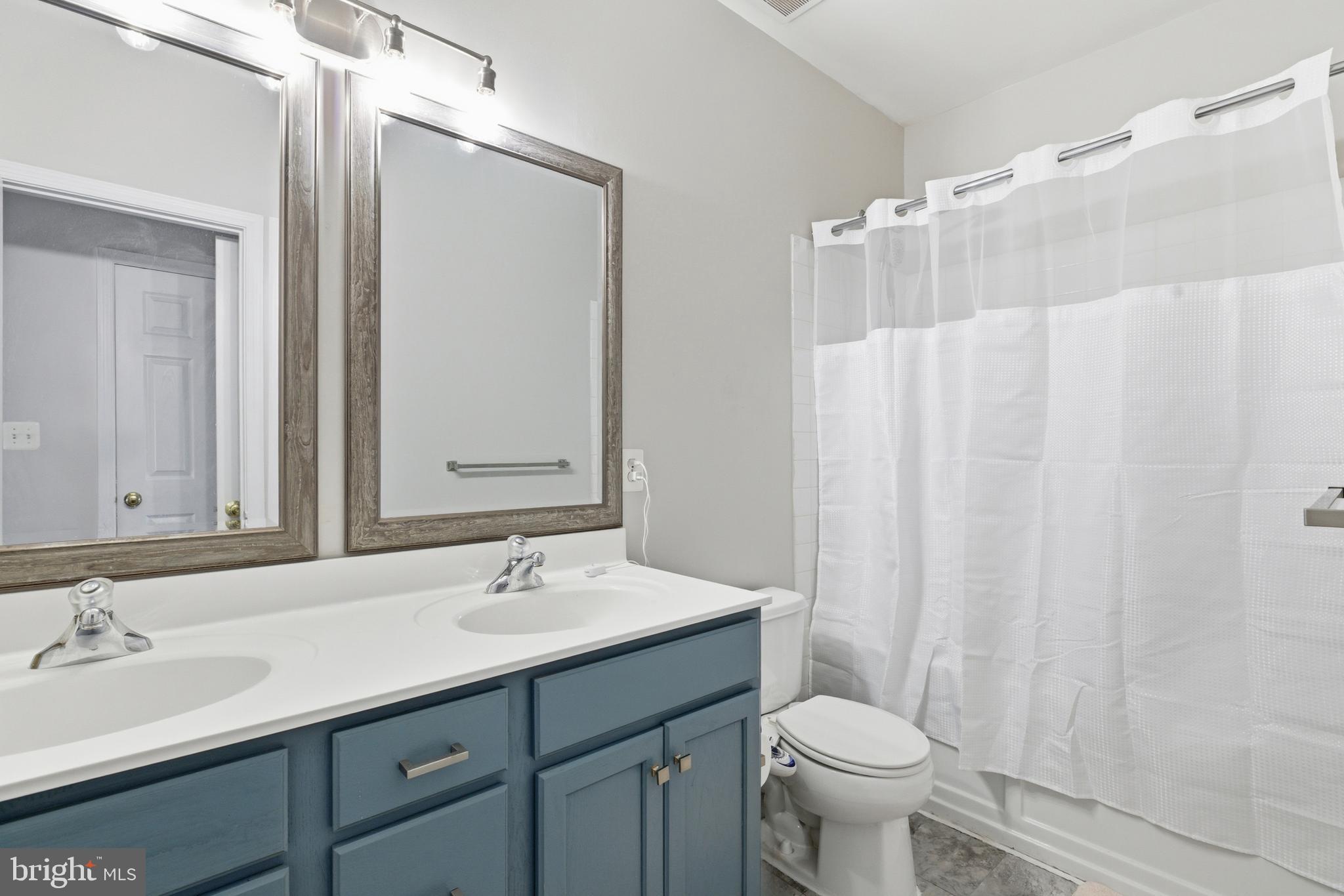 25065 Riding Center Drive Chantilly, VA 20152 - Photo 17 of 33