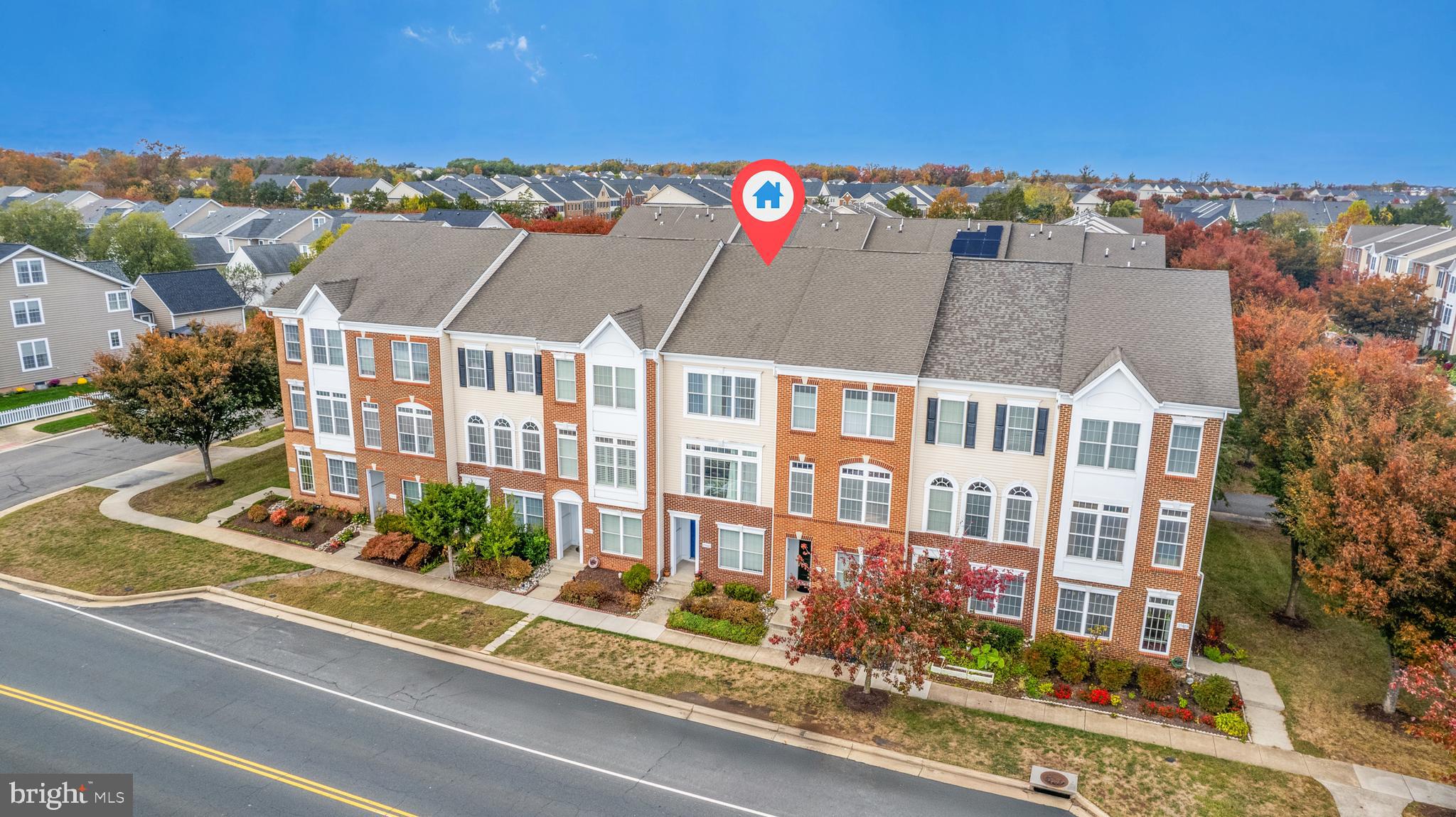 25065 Riding Center Drive Chantilly, VA 20152 - Photo 2 of 33