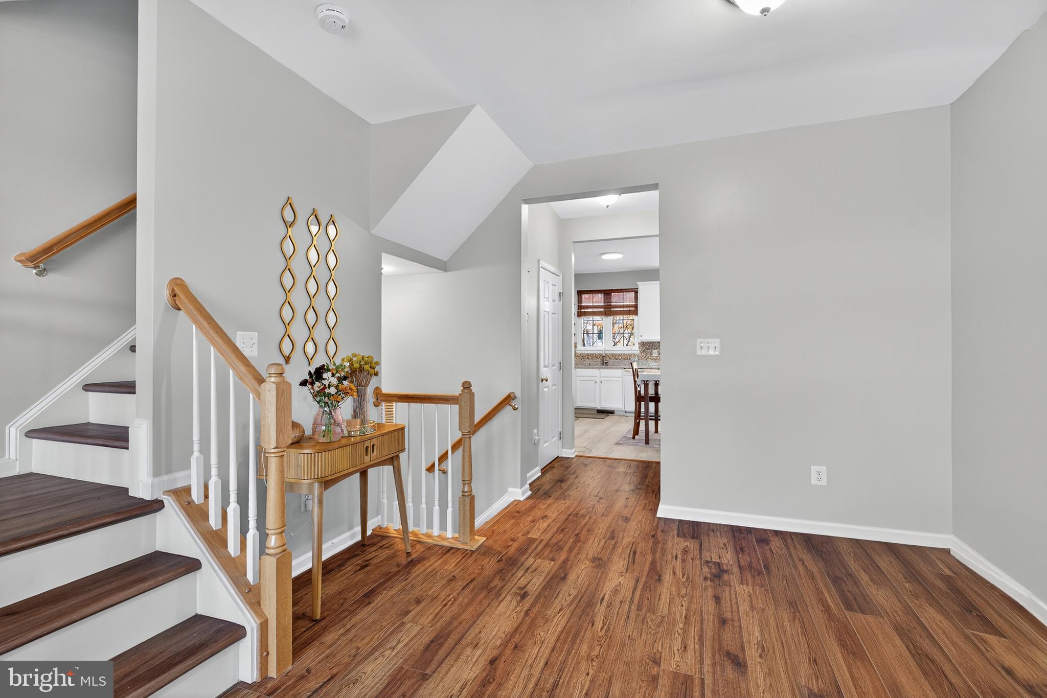 25065 Riding Center Drive Chantilly, VA 20152 - Photo 5 of 33