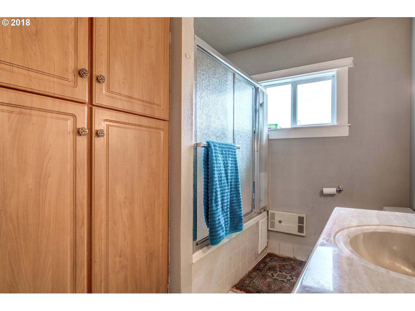 5744 Keene Road Northeast Gervais, OR 97026 - Photo 22 of 32 a bathroom with a bathtub and shower