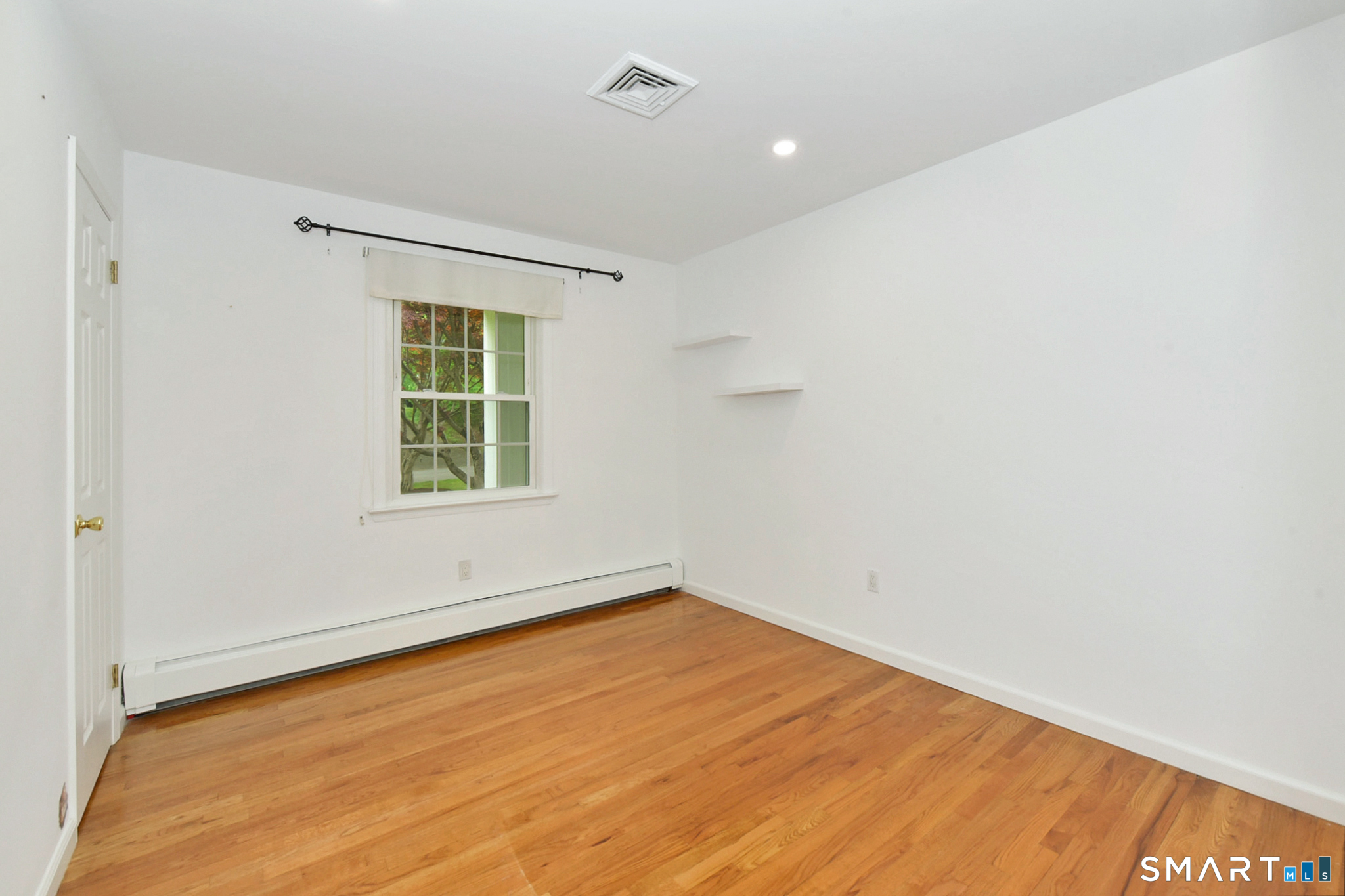17 Grey Hollow Road Norwalk, CT 06850 - Photo 22 of 39