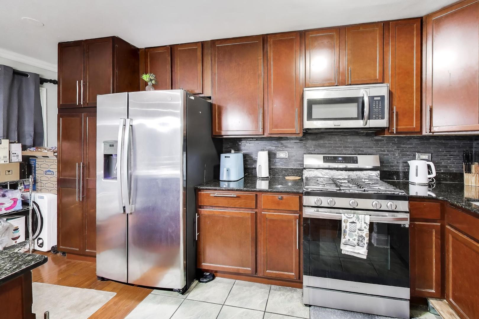6400 North Ridge Boulevard, Unit 402 Chicago, IL 60626 - Photo 8 of 16