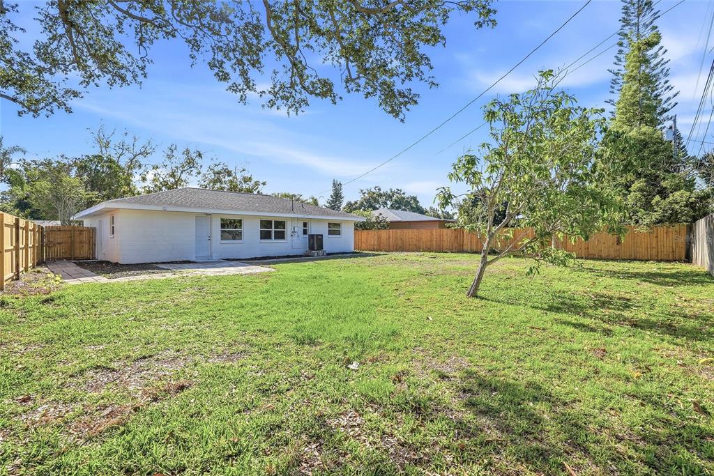 4720 Mohegan Road St. Petersburg, FL 33708 - Photo 28 of 33