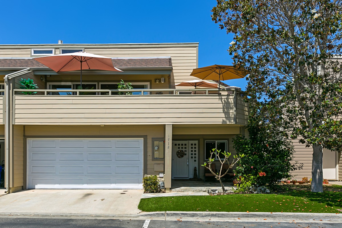 1712 Kennington Road Encinitas, CA 92024 - Photo 1 of 25