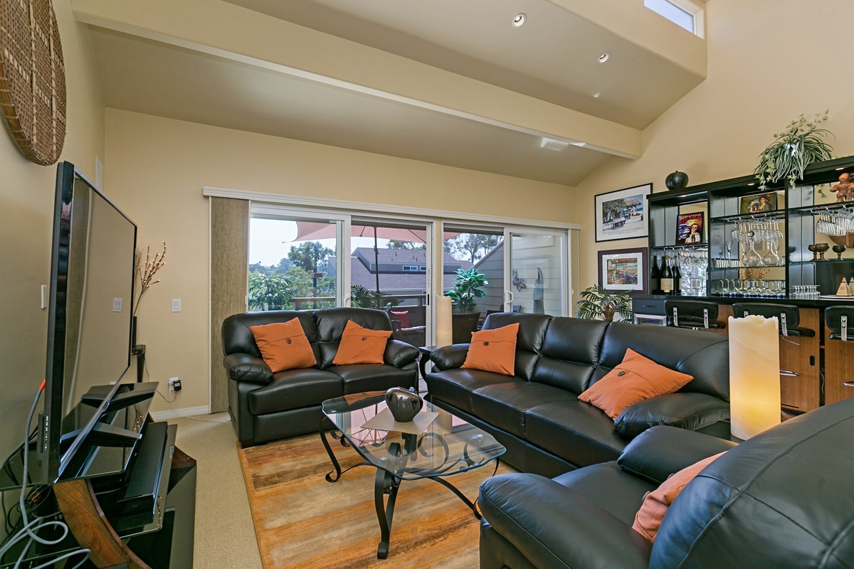 1712 Kennington Road Encinitas, CA 92024 - Photo 3 of 25