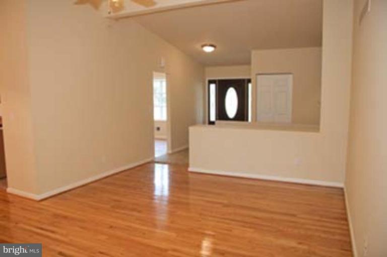 3813 Janbrook Road Randallstown, MD 21133 - Photo 3 of 20 Living Room