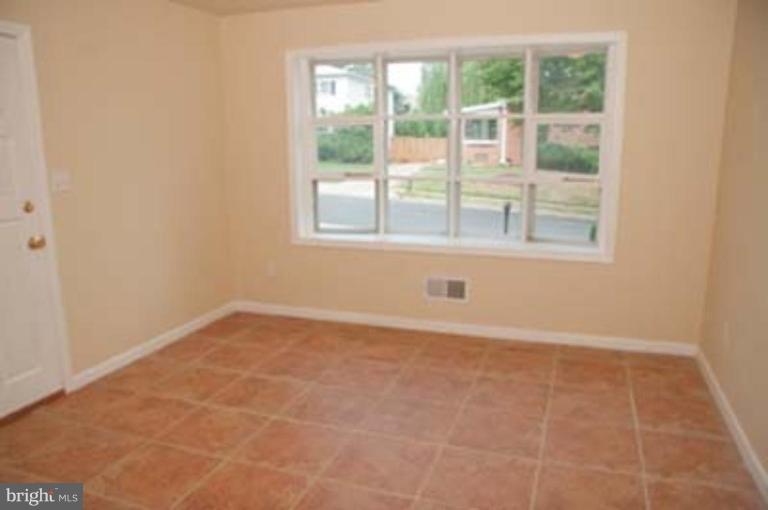 3813 Janbrook Road Randallstown, MD 21133 - Photo 9 of 20 Breakfast Area