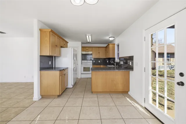 $360,000 | 201 Green Oaks Loop, Fredericksburg, TX 78624