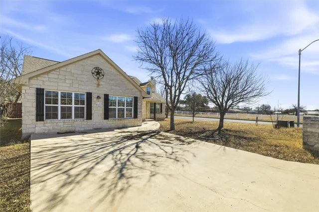 $360,000 | 201 Green Oaks Loop, Fredericksburg, TX 78624