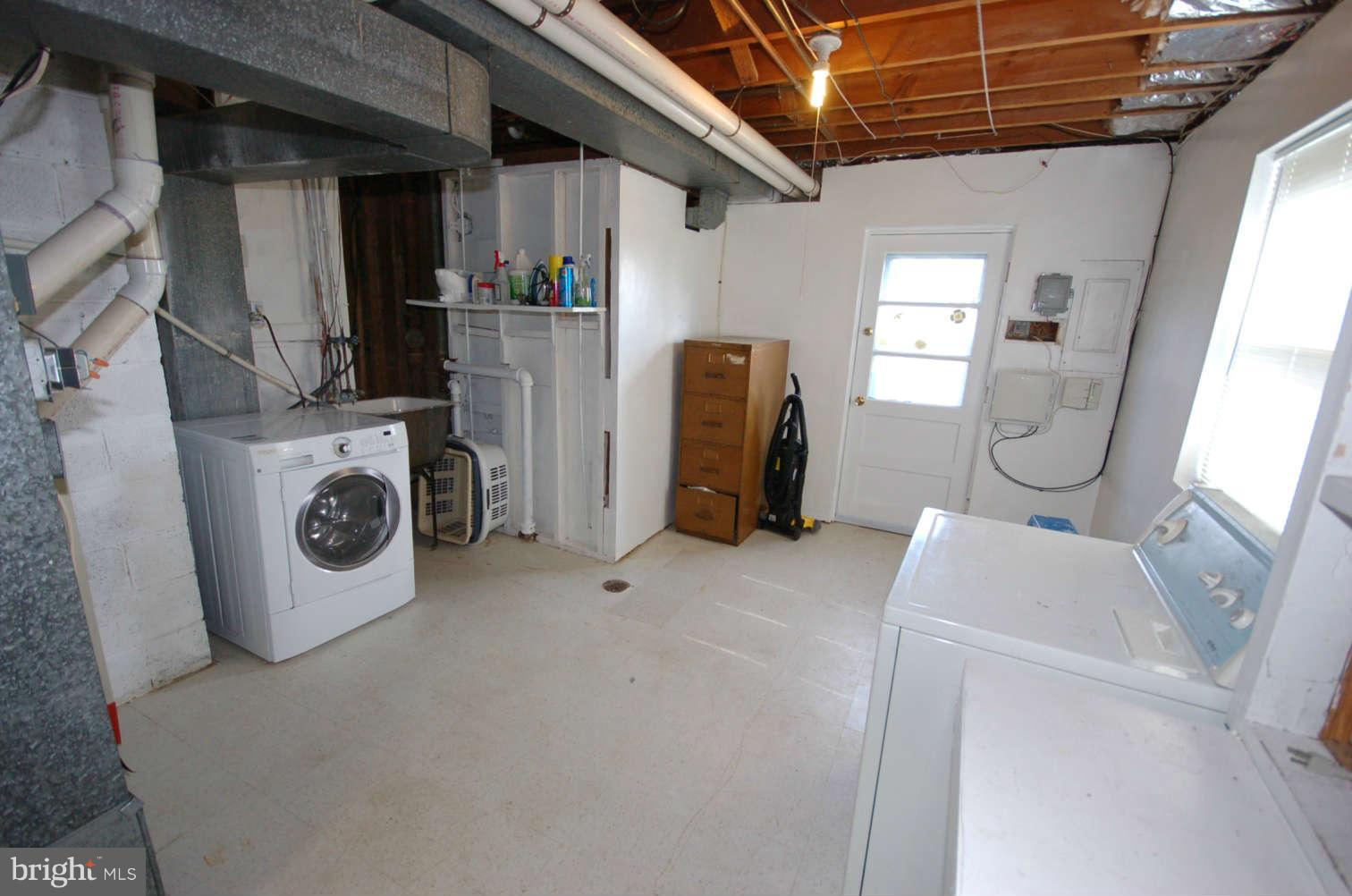 3124 Castleleigh Road Silver Spring, MD 20904 - Photo 19 of 30 Utility Room
