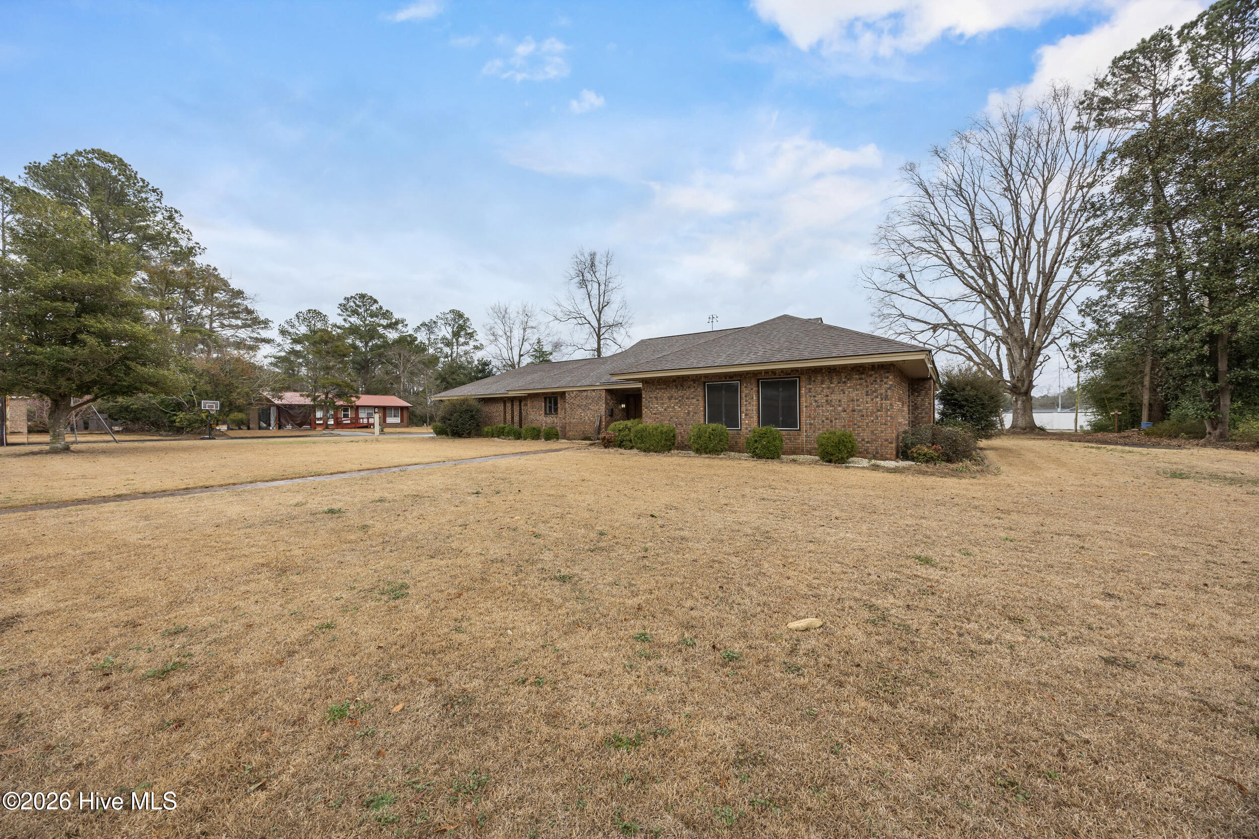 616 East Murphy Street Wallace, NC 28466 - Photo 2 of 36 48_back exterior