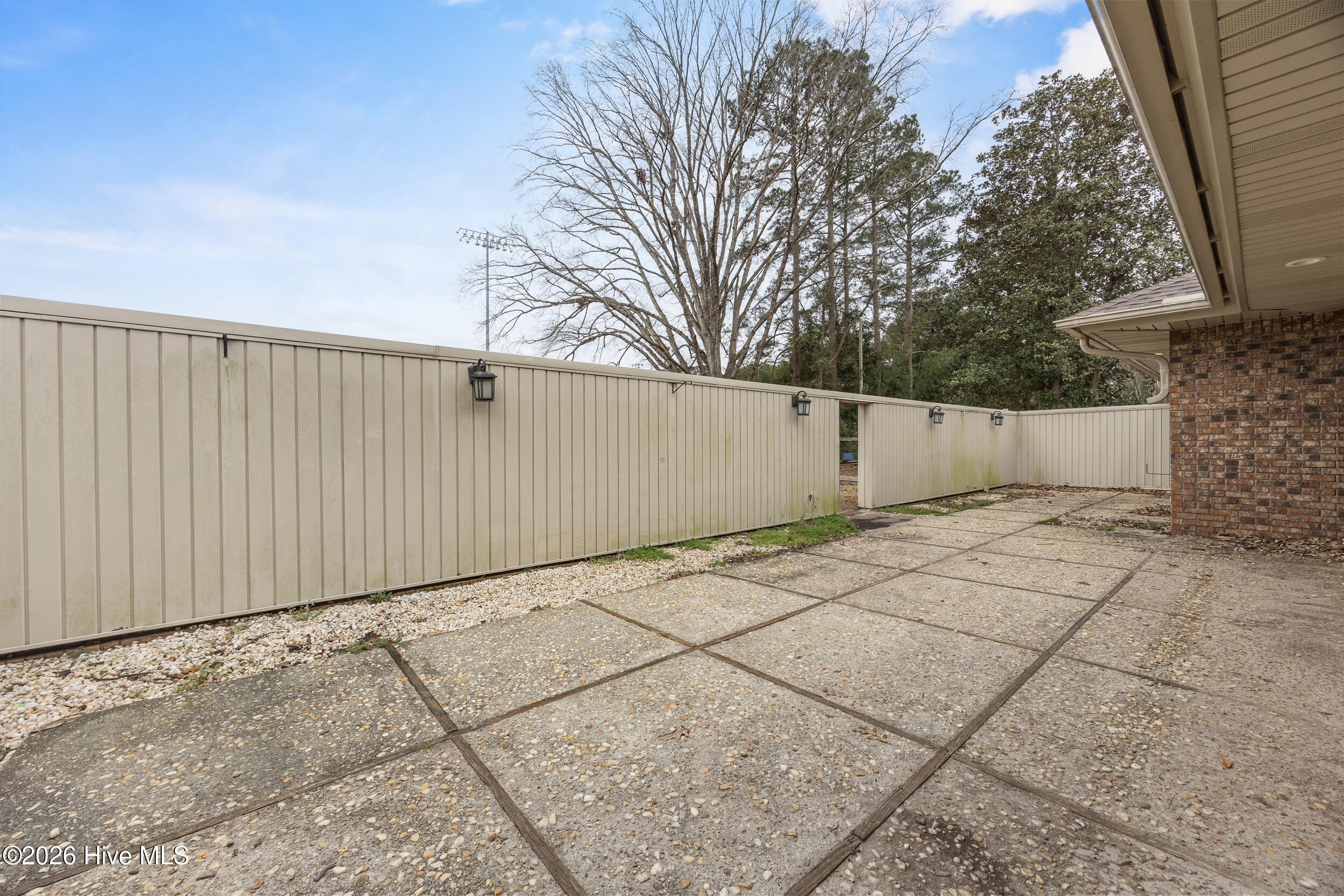616 East Murphy Street Wallace, NC 28466 - Photo 31 of 36 back patio