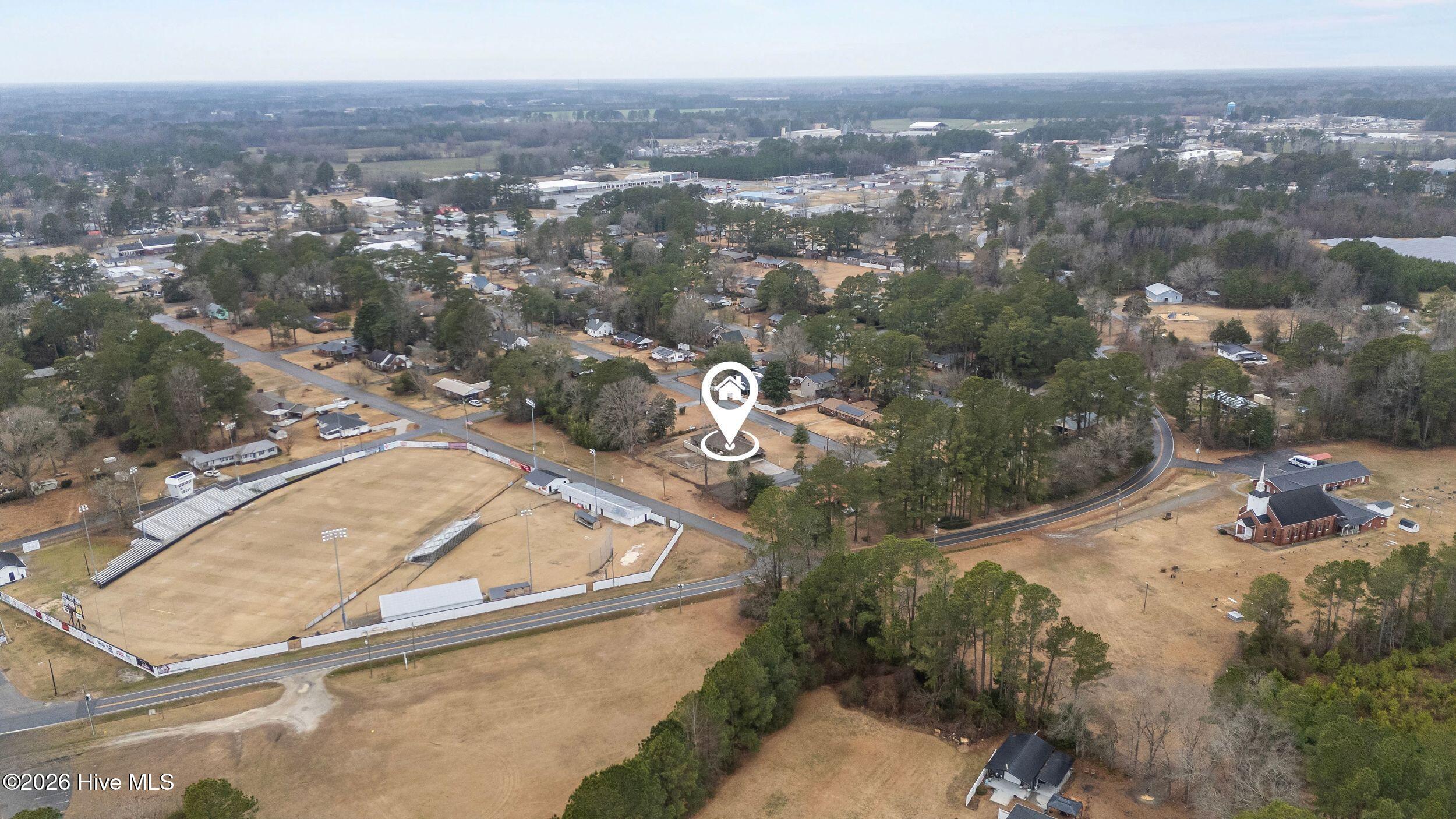 616 East Murphy Street Wallace, NC 28466 - Photo 35 of 36 59_drone