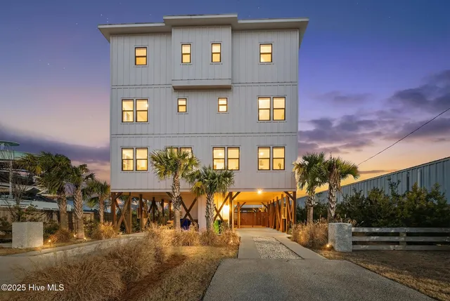 $899,900 | 906 St Joseph Street, Unit 1, Carolina Beach, NC 28428