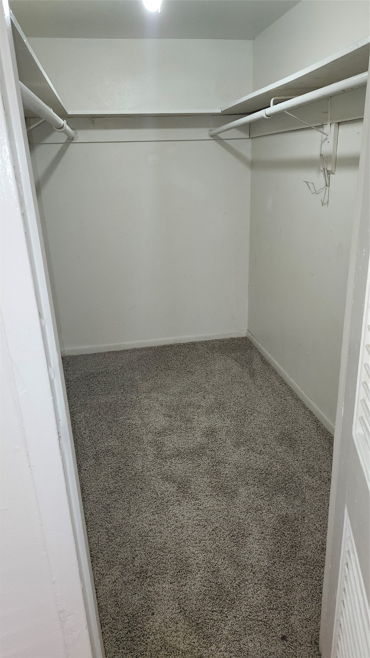 105 Avondale Street, Unit 16 Houston, TX 77006 - Photo 6 of 7