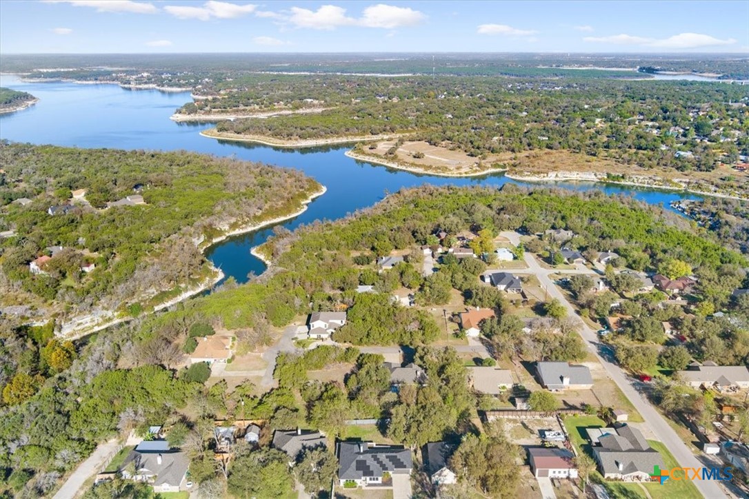 8 West Aztec Lane Belton, TX 76513 - Photo 2 of 37 a view of an ocean