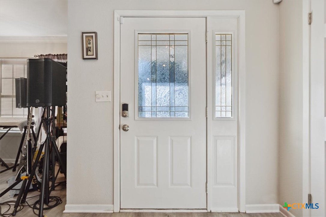 8 West Aztec Lane Belton, TX 76513 - Photo 7 of 37 a view of a interior of the house