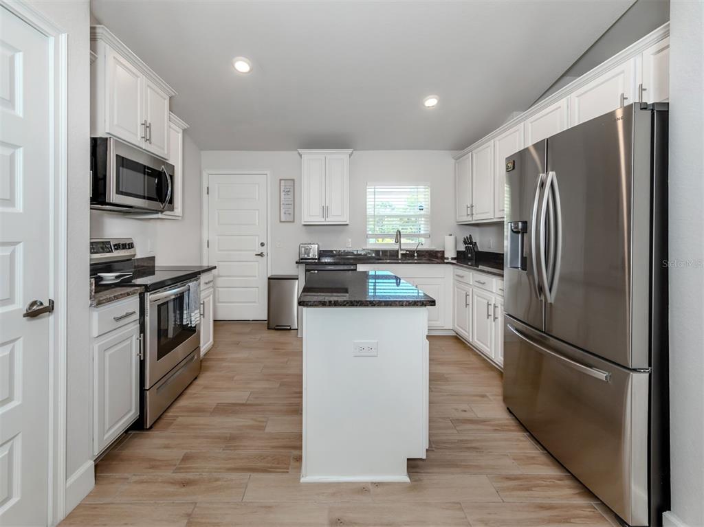 1190 Euclid Road Venice, FL 34293 - Photo 24 of 100