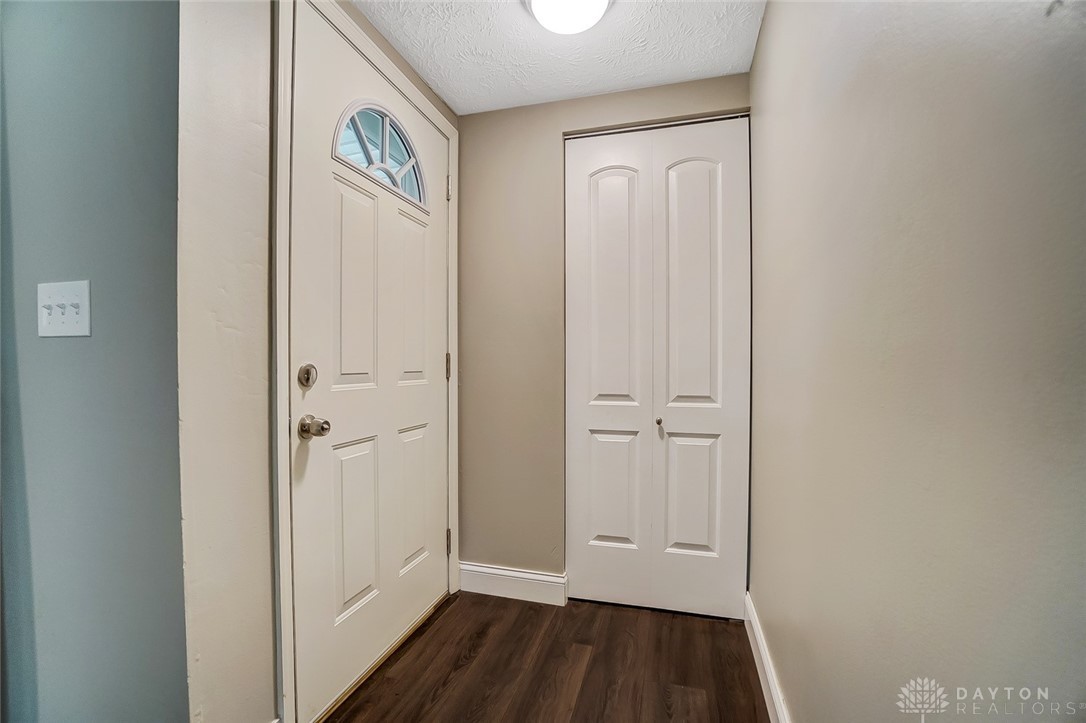 4960 Tilbury Road Huber Heights, OH 45424 - Photo 5 of 34