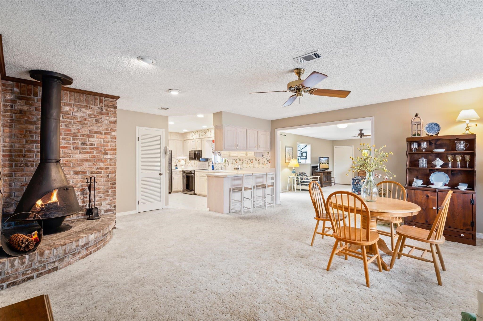 628 East Pedigo Avenue Foley, AL 36535 - Photo 3 of 46
