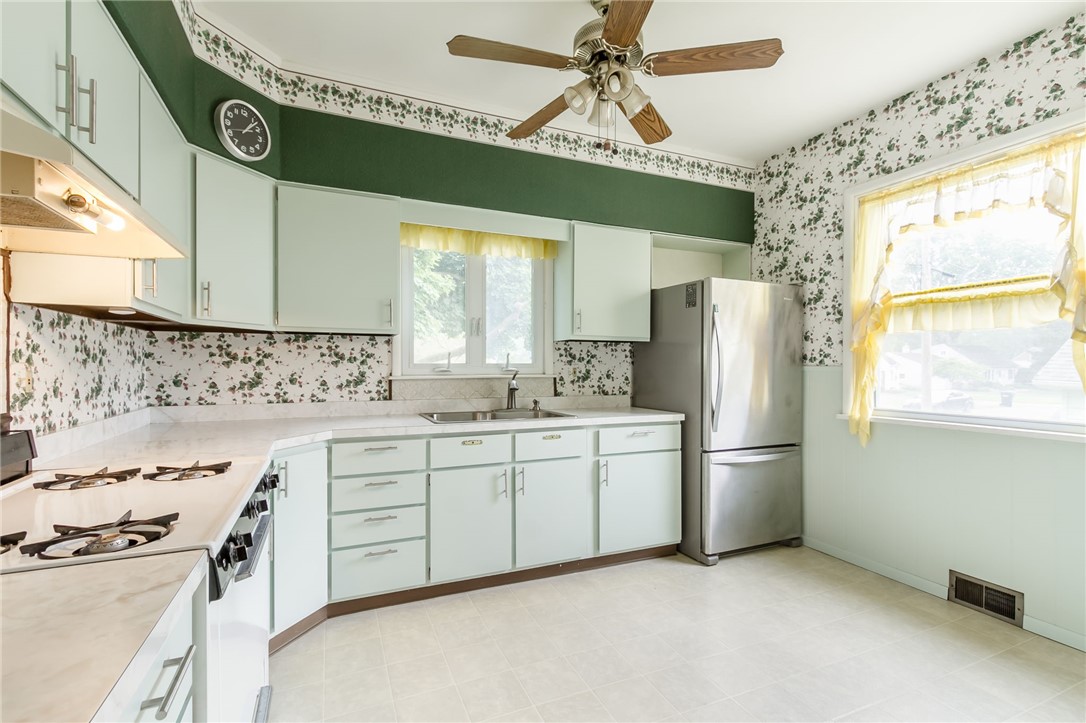 466 Elmgrove Road Greece, NY 14606 - Photo 18 of 38