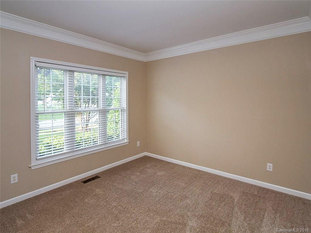 10607 Hellebore Road Charlotte, NC 28213 - Photo 4 of 30 Gallery Image 4