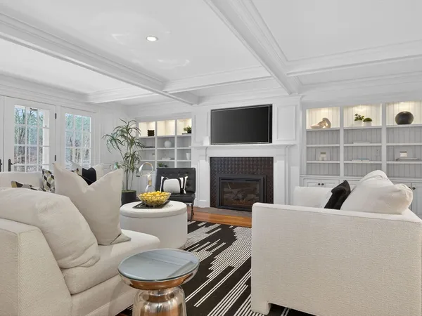 $5,250,000 | 12 Winding River Circle, Wellesley, MA 02482