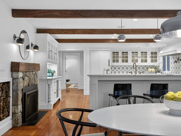 $5,250,000 | 12 Winding River Circle, Wellesley, MA 02482