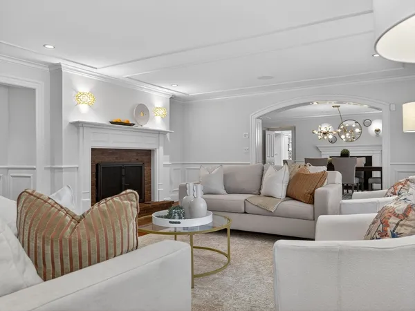 $5,250,000 | 12 Winding River Circle, Wellesley, MA 02482