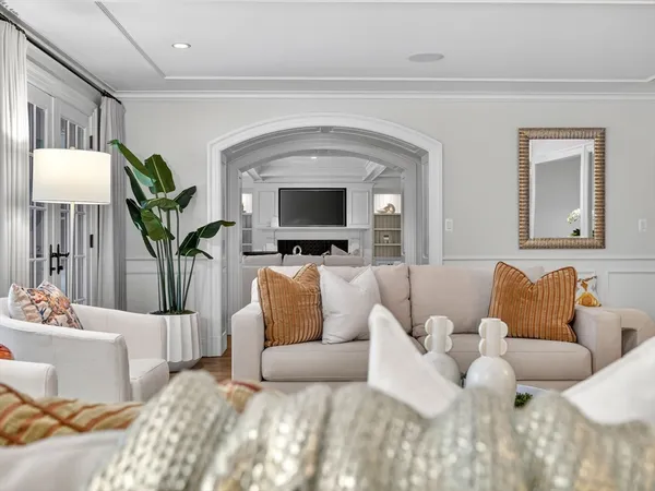 $5,250,000 | 12 Winding River Circle, Wellesley, MA 02482