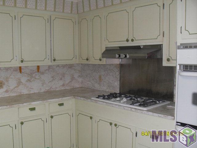 206 Zynn Street Raceland, LA 70394 - Photo 3 of 15 Kitchen