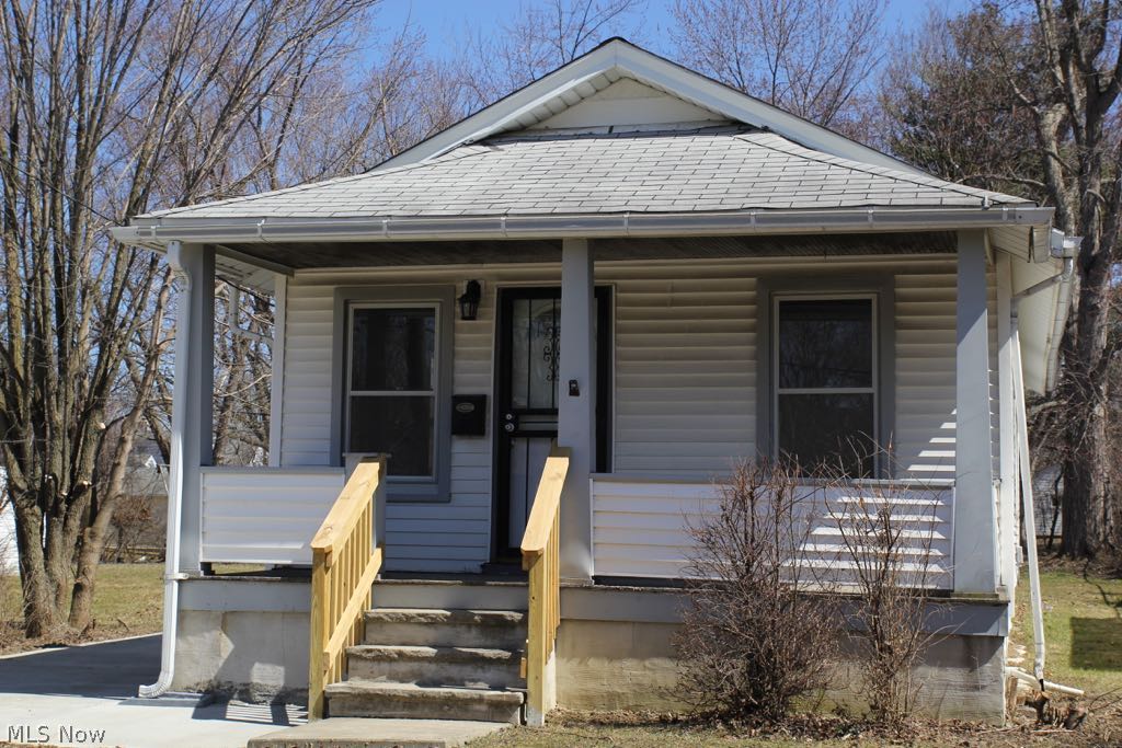 Welcome Home to 689 Northfield Rd.