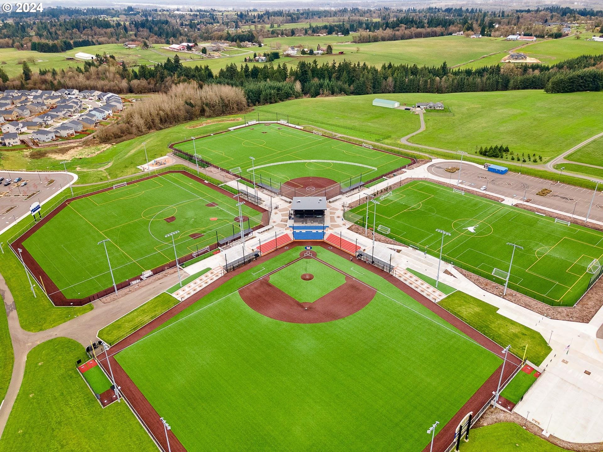 2711 South 9th Circle Ridgefield, WA 98642 - Photo 23 of 28 an aerial view of a football ground