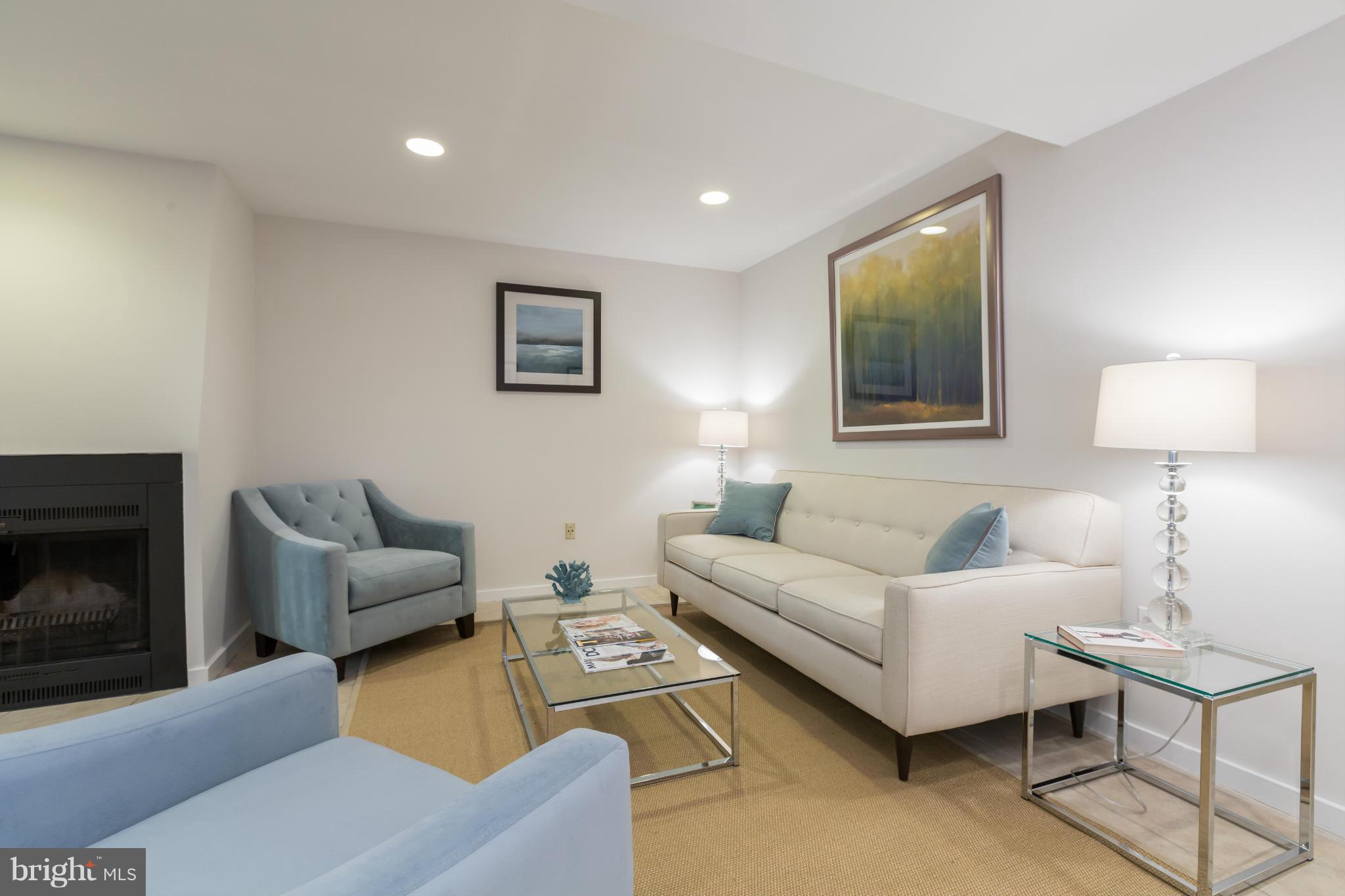 2013 Columbia Road Northwest, Unit A Washington, DC 20009 - Photo 3 of 10 Living Room