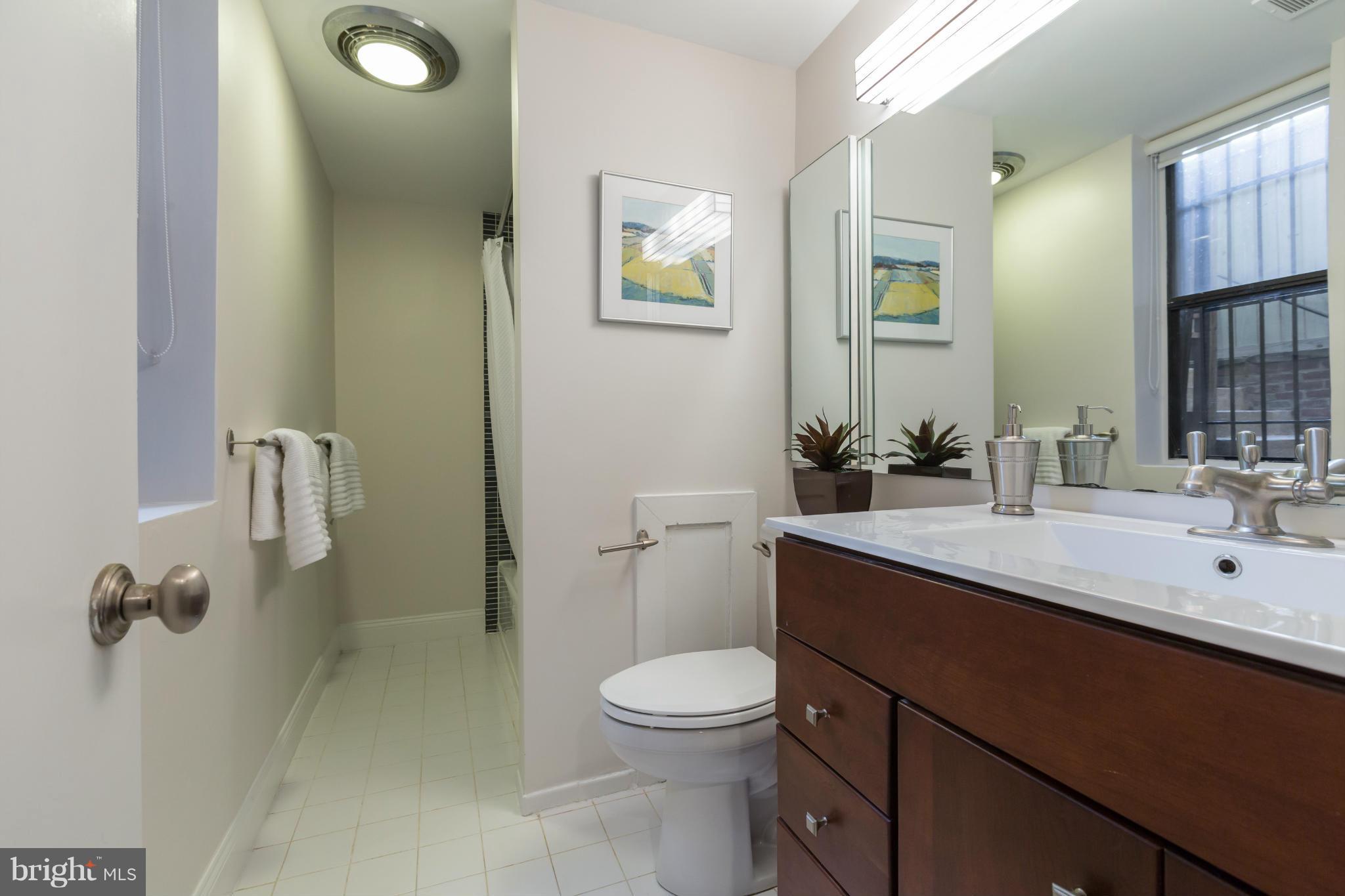 2013 Columbia Road Northwest, Unit A Washington, DC 20009 - Photo 8 of 10 Bath