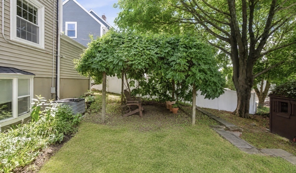 32 Grosvenor Road Waltham, MA 02453 - Photo 33 of 39