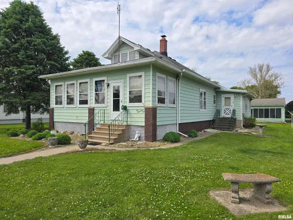 $129,900 | 209 West Walnut Street, La Rose, IL 61541