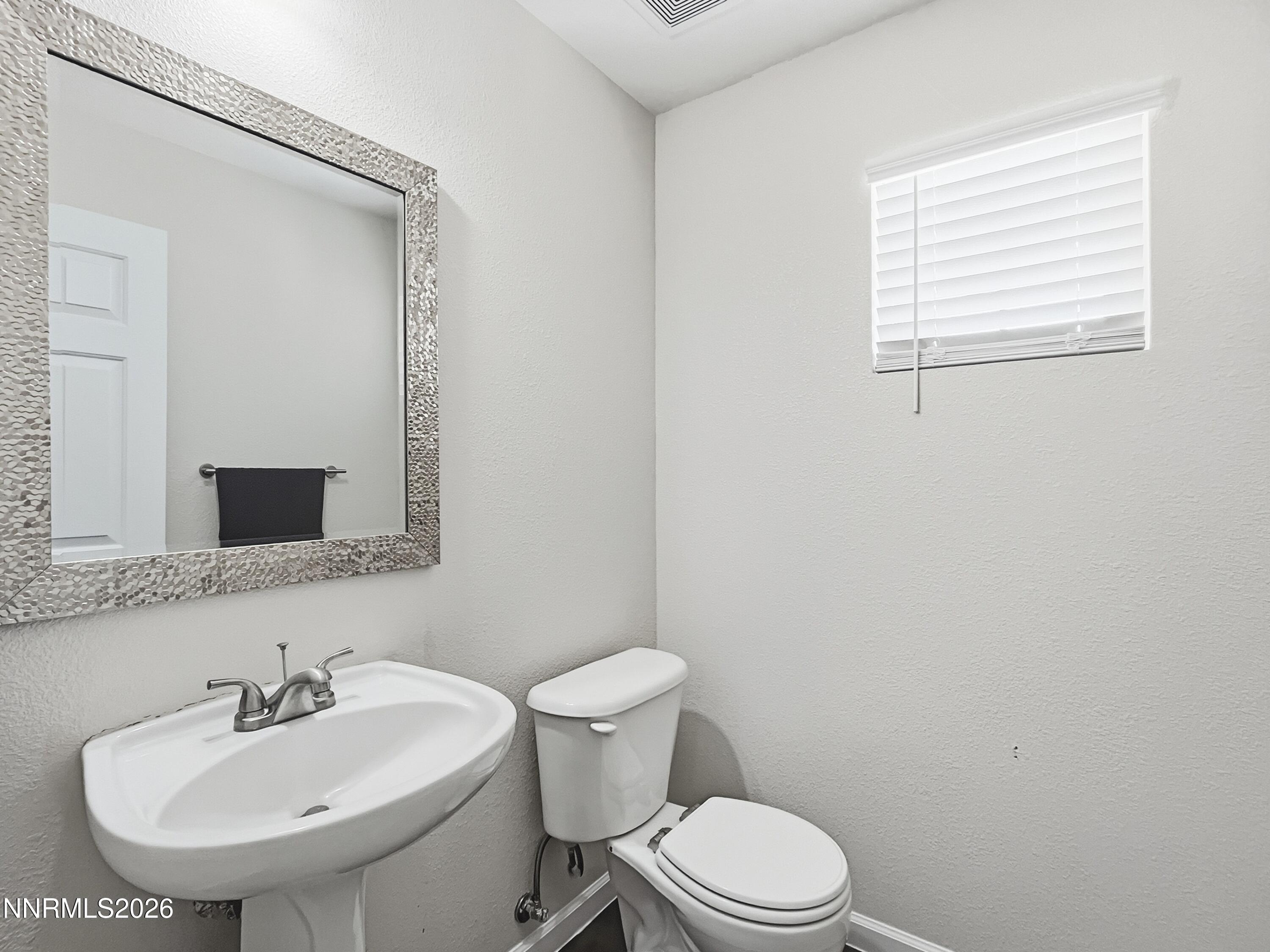 10493 Copper Wood Court Reno, NV 89521 - Photo 7 of 24 dbff809a8ec1301e8f45e0d8e870cf830029ebc1