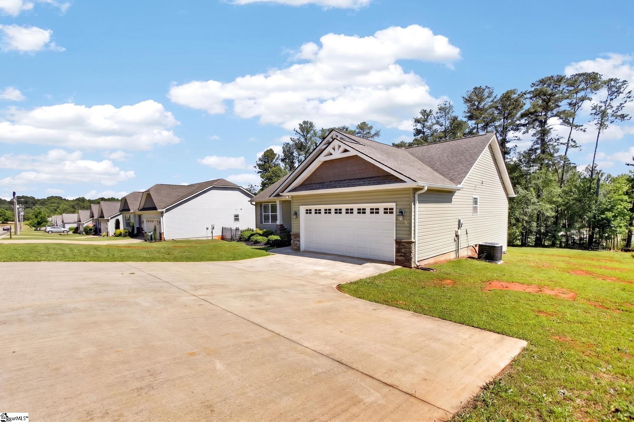 85 Butler Road Lyman, SC 29365 - Photo 3 of 44