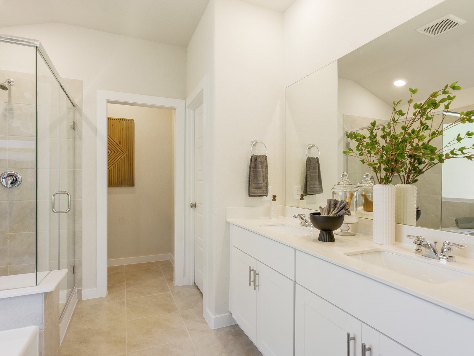 1649 Hopson Ranch Drive Conroe, TX 77301 - Photo 15 of 29 Photo is not of the actual home, but is an inspirational photo of builder’s model home and may depict options, furnishings, and/or decorator features that are not included