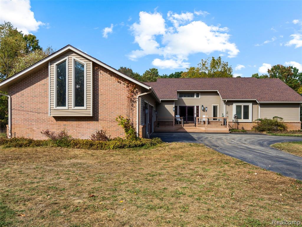 7286 Pine Knob Road Clarkston, MI 48348 - Photo 1 of 71