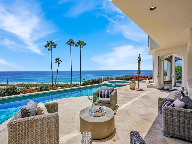a view of entryway and hall