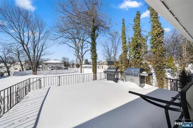 $979,000 | 219 North Farview Avenue, Paramus, NJ 07652