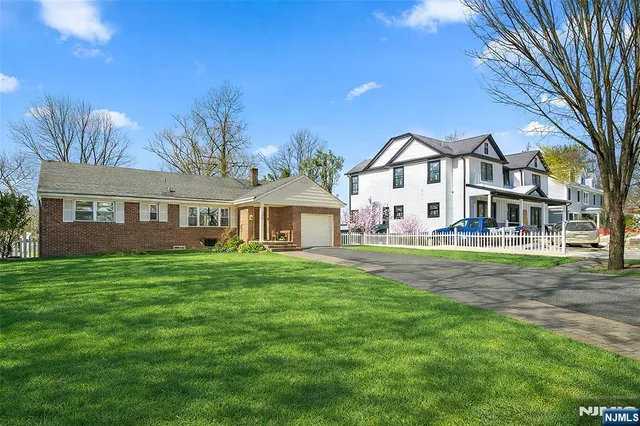 $979,000 | 219 North Farview Avenue, Paramus, NJ 07652